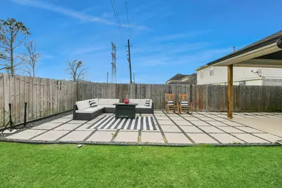 10018 Lynnwood Drive, Baytown, TX 77521 - Photo 34