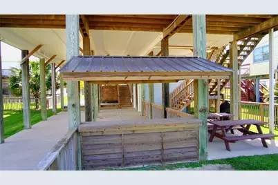 12930 Buccaneer Parkway, Freeport, TX 77541 - Photo 24