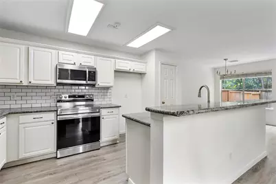 122 S Walden Elms Cir Circle, The Woodlands, TX 77382 - Photo 12