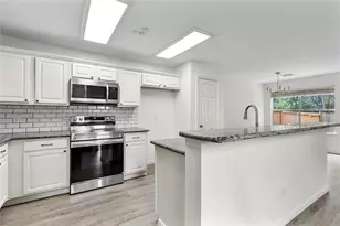 122 S Walden Elms Cir Circle, The Woodlands, TX 77382 - Photo 12