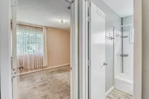 1323 W Donovan St, Houston, TX 77091 - Photo 18