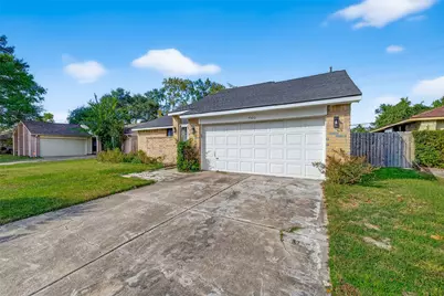 5530 Oak Falls Drive, Houston, TX 77066 - Photo 2