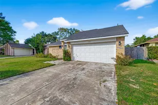 5530 Oak Falls Dr, Houston, TX 77066 - Photo 2