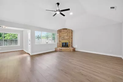 5530 Oak Falls Drive, Houston, TX 77066 - Photo 10