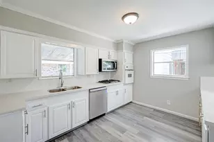 211 Loon River Dr, Houston, TX 77336 - Photo 8