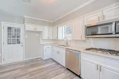 211 Loon River Drive, Houston, TX 77336 - Photo 10