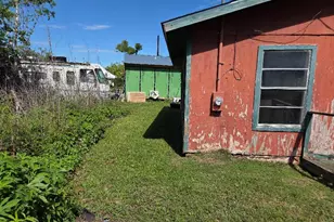 62 Guinevere Dr, Bay City, TX 77414 - Photo 2