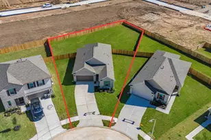 5647 Sanderling Cir, La Marque, TX 77563 - Photo 2