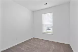 5647 Sanderling Cir, La Marque, TX 77563 - Photo 4