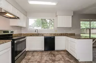 11923 Yeatmah Ln, Houston, TX 77067 - Photo 8