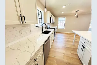 1803 S Park Street, Brenham, TX 77833 - Photo 6