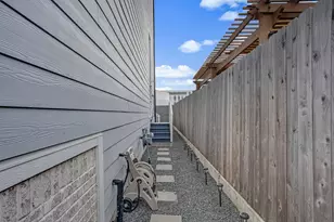 1236 W 21st St, Houston, TX 77008 - Photo 22