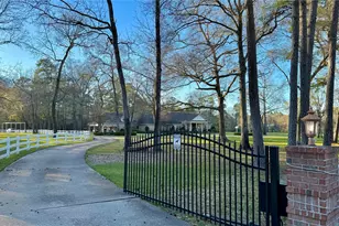 15216 Saddlewood Dr, Conroe, TX 77384 - Photo 12