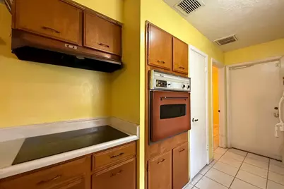 11002 Radford Lane, Houston, TX 77099 - Photo 10