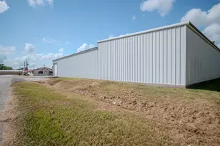 619 E Jackson St, El Campo, TX 77437 - Photo 10