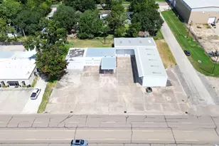 619 E Jackson St, El Campo, TX 77437 - Photo 8