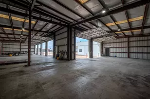 619 E Jackson St, El Campo, TX 77437 - Photo 32