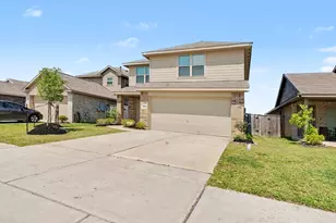 9106 Burnet Flds Dr, Baytown, TX 77521 - Photo 4