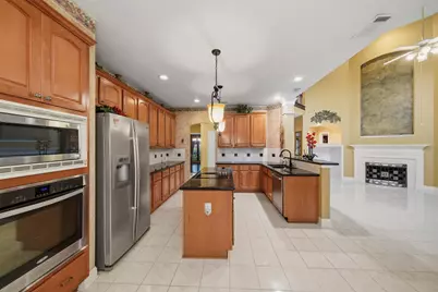 5315 April Run Court, Sugar Land, TX 77479 - Photo 10