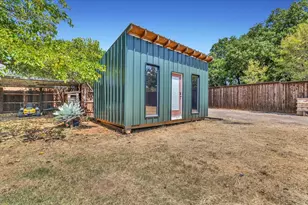 419 Ryan Ave, Burleson, TX 76028 - Photo 30
