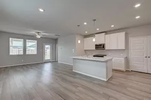 17613 Rosette Grass Dr, Conroe, TX 77385 - Photo 2