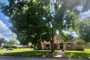 215 Ridgemont Dr, Alvin, TX 77511 - Photo 36