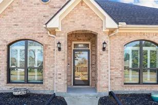 215 Ridgemont Dr, Alvin, TX 77511 - Photo 4