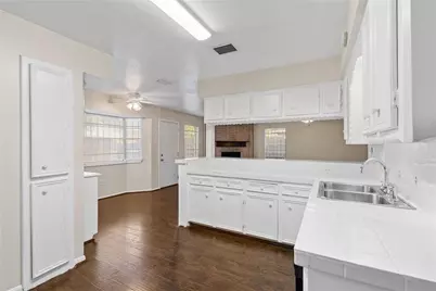 11007 Gatlinburg Drive, Houston, TX 77031 - Photo 8