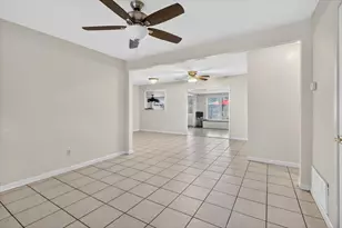 2114 Colorado St, Kingsville, TX 78363 - Photo 8