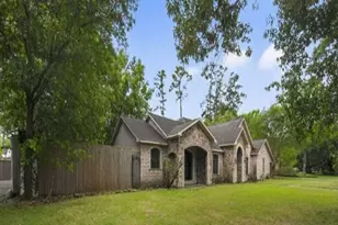 6 Heritage Ct, Houston, TX 77024 - Photo 4