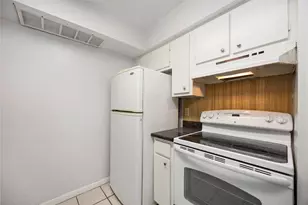 2250 Bering Dr, Houston, TX 77057 - Photo 10