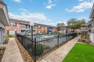 2250 Bering Dr, Houston, TX 77057 - Photo 18