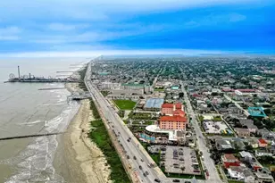 2102 Ave O 1/2, Galveston, TX 77550 - Photo 6