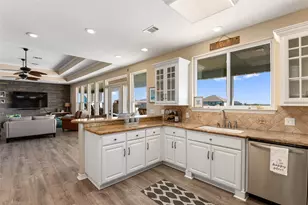 200 Mobile, Crystal Beach, TX 77650 - Photo 18