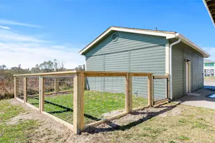 200 Mobile, Crystal Beach, TX 77650 - Photo 48