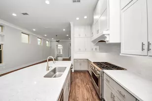 8609 Concord Trace, Houston, TX 77055 - Photo 10