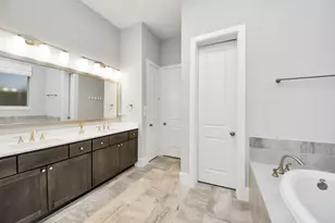 8609 Concord Trace, Houston, TX 77055 - Photo 26