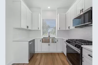 6186 Eastland Street #A/B, Houston, TX 77028 - Photo 12