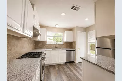 12710 Fenimore Court, Sugar Land, TX 77478 - Photo 6