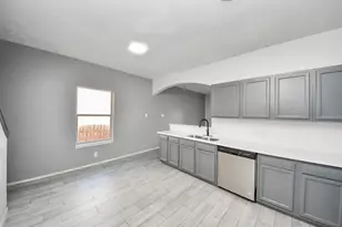 10217 Teneha Dr, Houston, TX 77033 - Photo 8