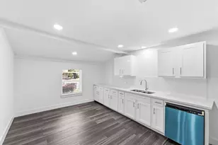 2281 Des Jardines St, Houston, TX 77023 - Photo 10