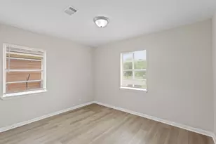 9133 Woodlyn Rd, Houston, TX 77078 - Photo 12