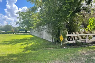 12747 Bates Ln, Stafford, TX 77477 - Photo 6