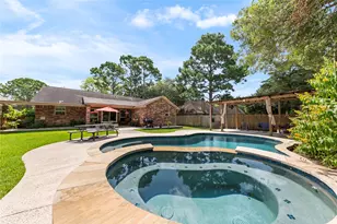 3430 W Meadow Ln, Dickinson, TX 77539 - Photo 2