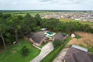 3430 W Meadow Ln, Dickinson, TX 77539 - Photo 40