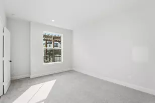 9207 Ft George St, Houston, TX 77063 - Photo 8