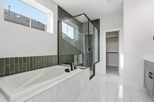 9207 Ft George St, Houston, TX 77063 - Photo 16