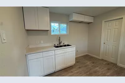 7010 Brownsville Street #1/2, Houston, TX 77020 - Photo 2