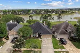 1575 Garden Lakes Dr, Friendswood, TX 77546 - Photo 4