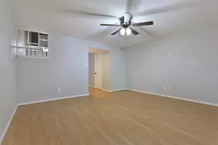 5005 Georgi Ln, Houston, TX 77092 - Photo 14